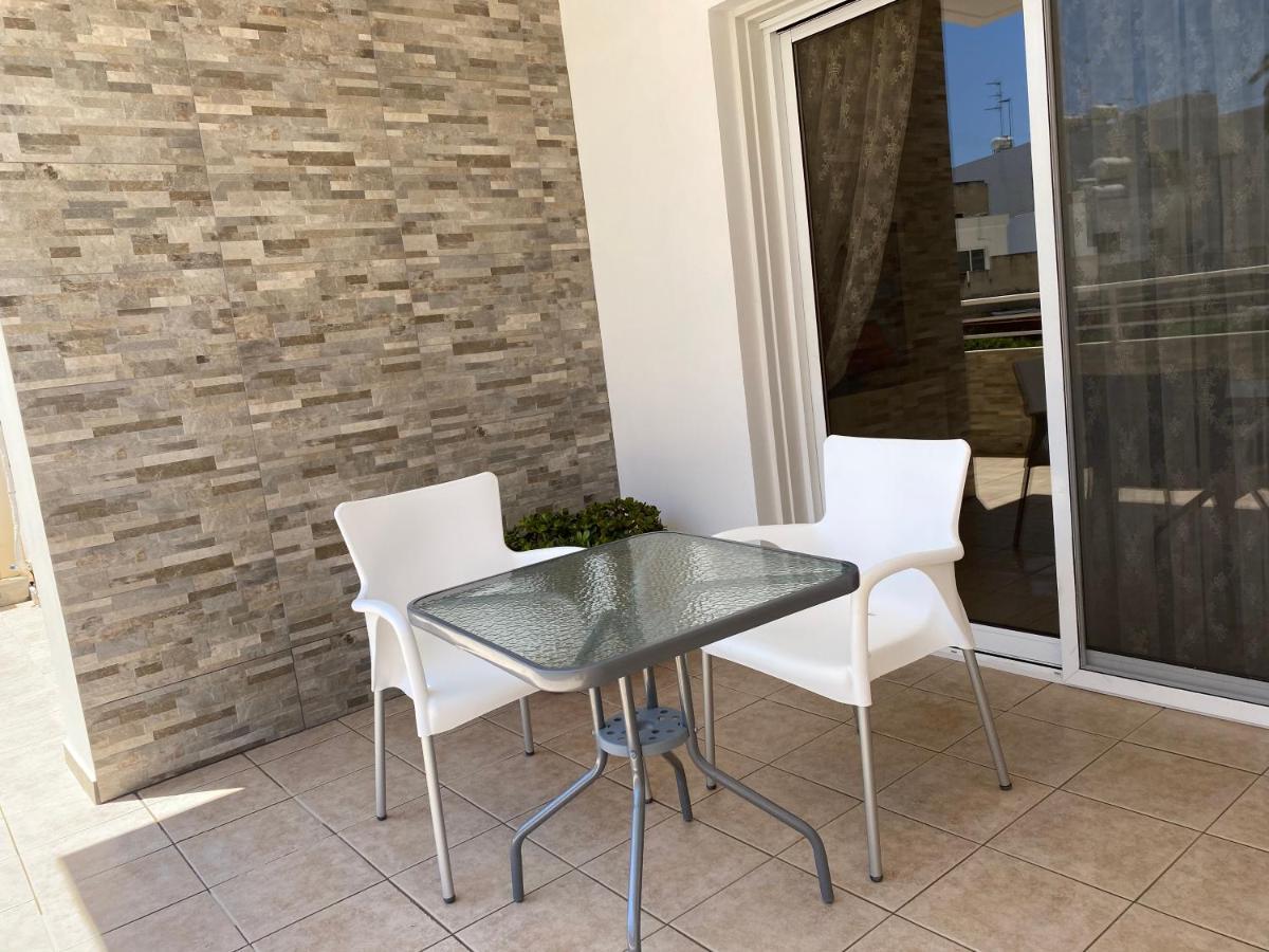 Holiday City Center Lejlighed Larnaca Eksteriør billede