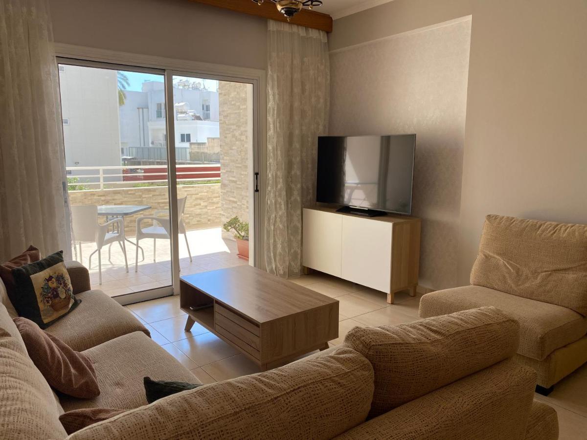 Holiday City Center Lejlighed Larnaca Eksteriør billede